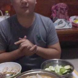 娱乐吃瓜老奶奶视频,老奶奶吃瓜视频背后的故事